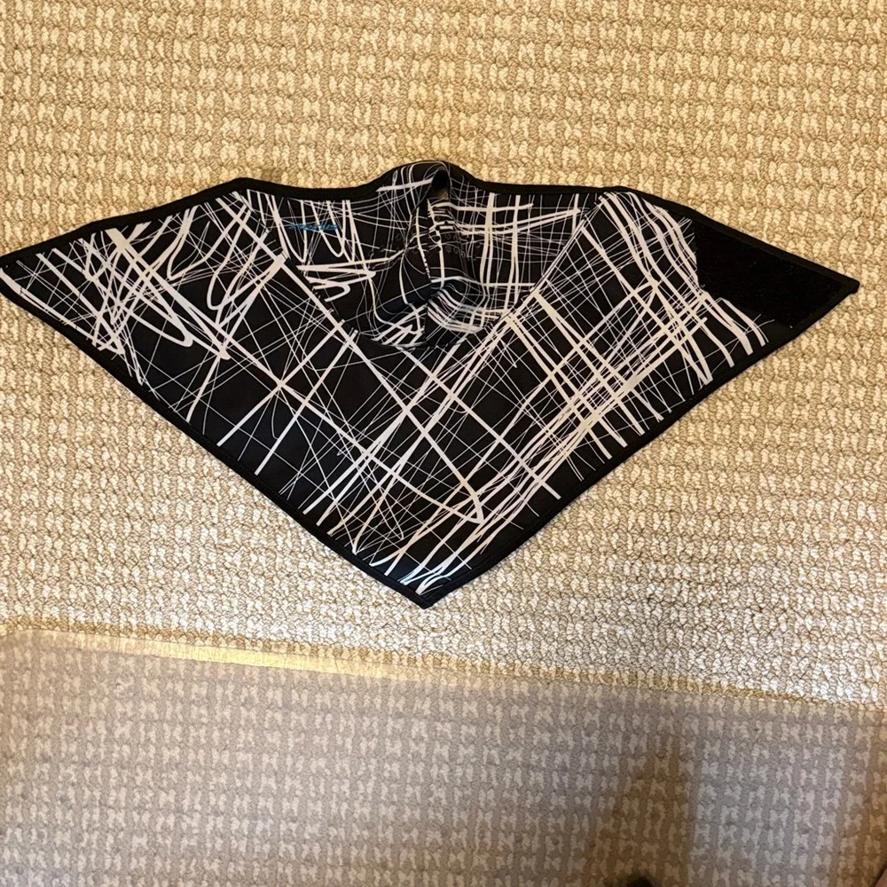 Black and White Abstract Pattern Ski 🎿 or Snowboarding 🏂 face covering